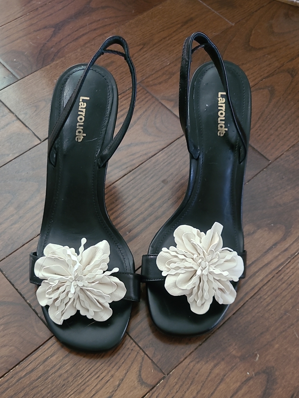 New Larroude Hibiscus Leather Black Slingback Sandals Women's Size 7